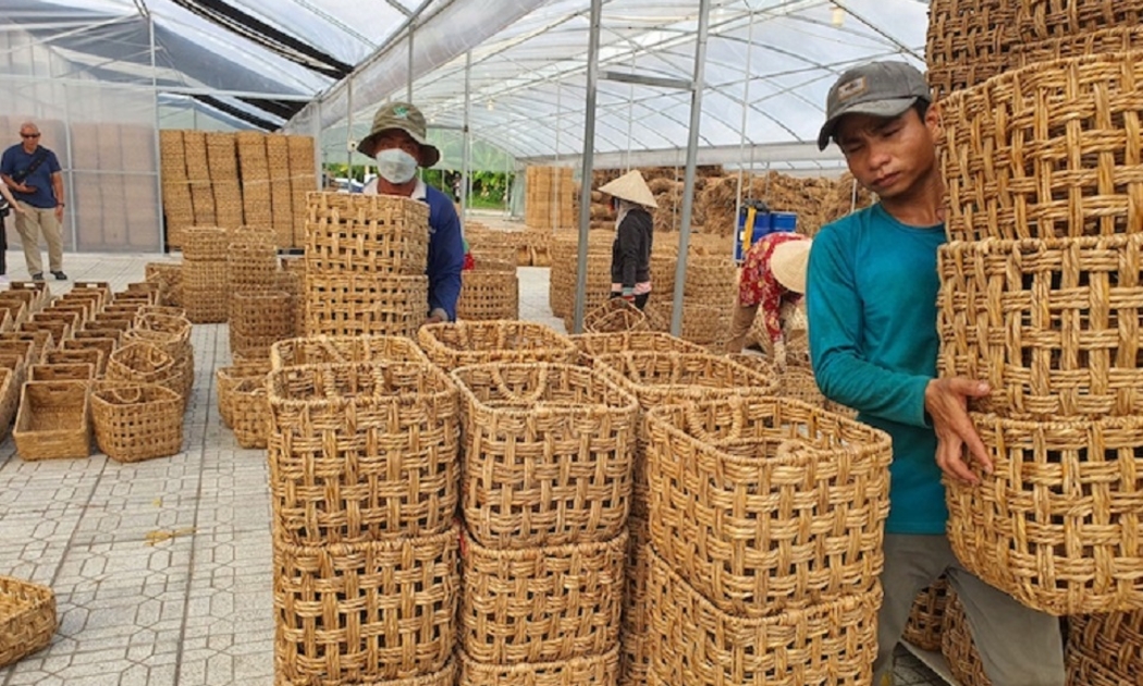 Doanh nghiệp nhỏ và vừa gặp nhiều khó khăn trong tìm kiếm thị trường, tiếp cận vốn.