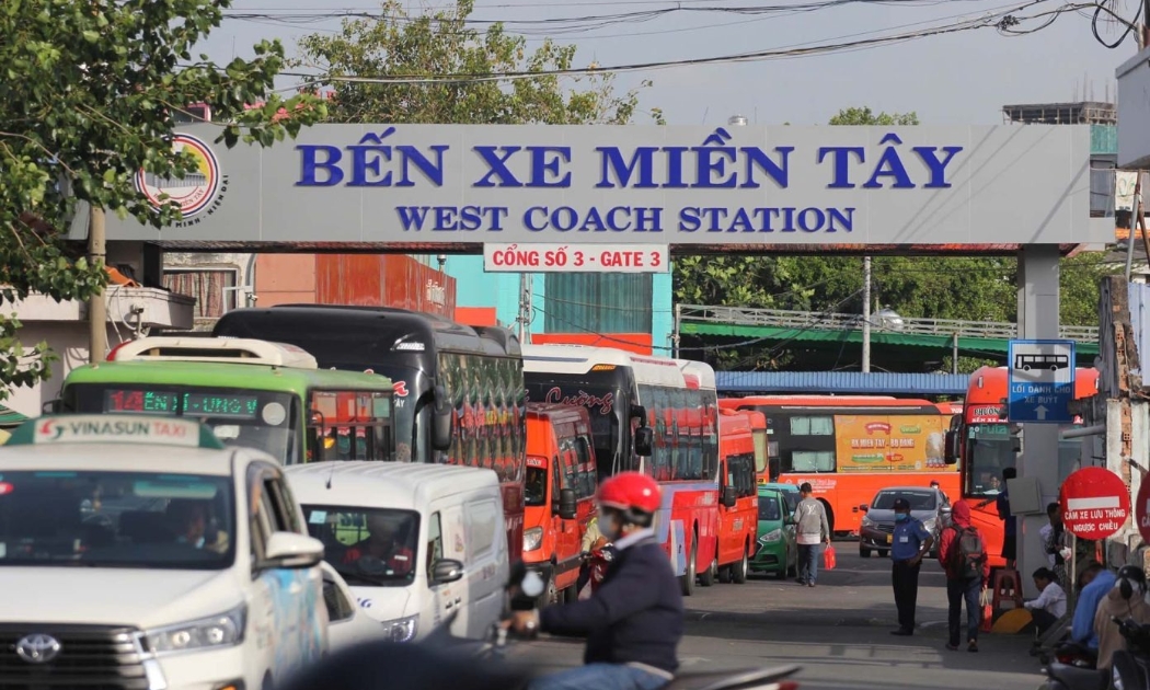 TP.HCM ghi nhận 79 điểm có hoạt động đón, trả khách không đúng nơi quy định - Ảnh minh họa.