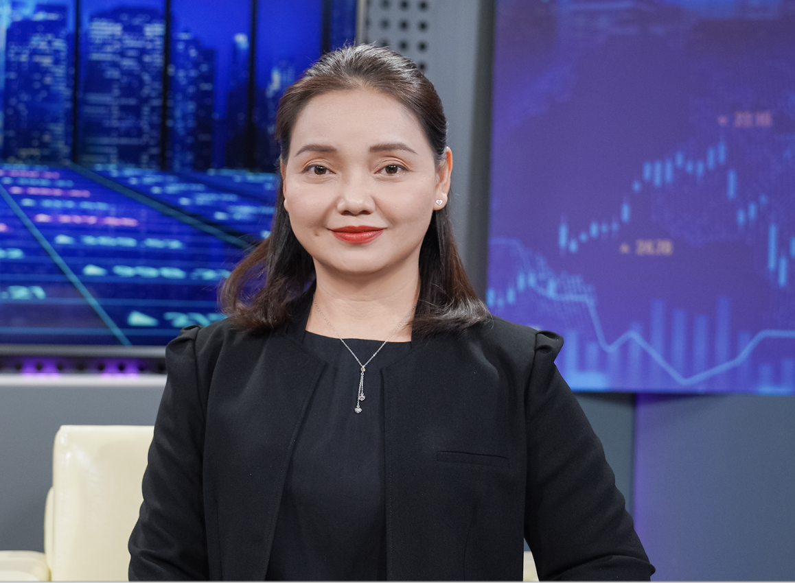  Bà Hồ Thúy Ái, Phó Tổng giám đốc Công ty CP Quản lý Quỹ Phú Hưng.
