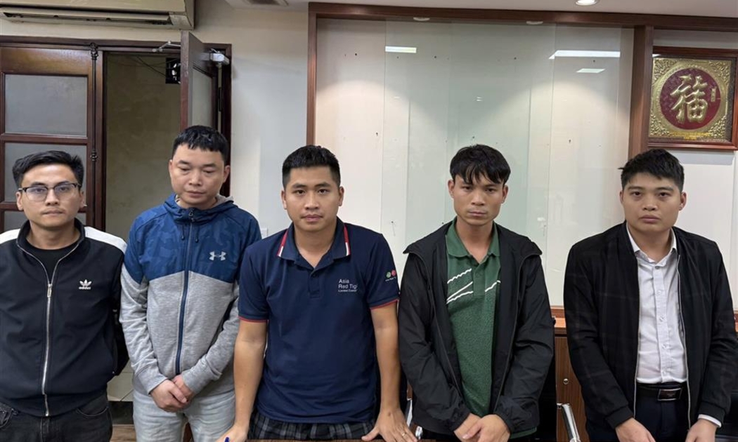 Các đối tượng bị tạm giữ.