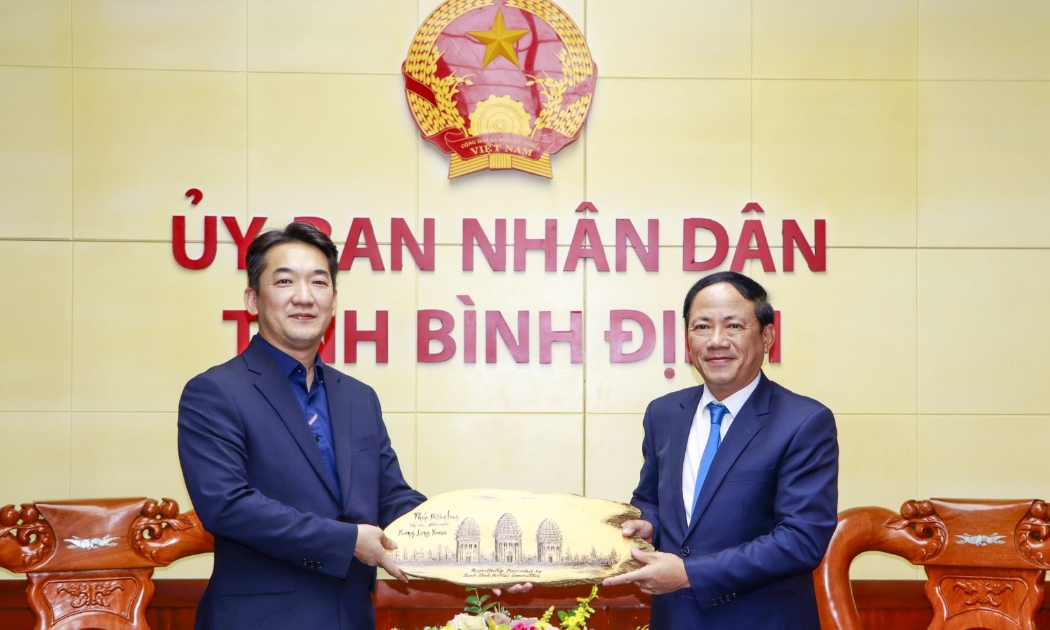 Lãnh đạo tỉnh Bình Định làm việc với đại diện Tổng Công ty Nhà đất Hàn Quốc