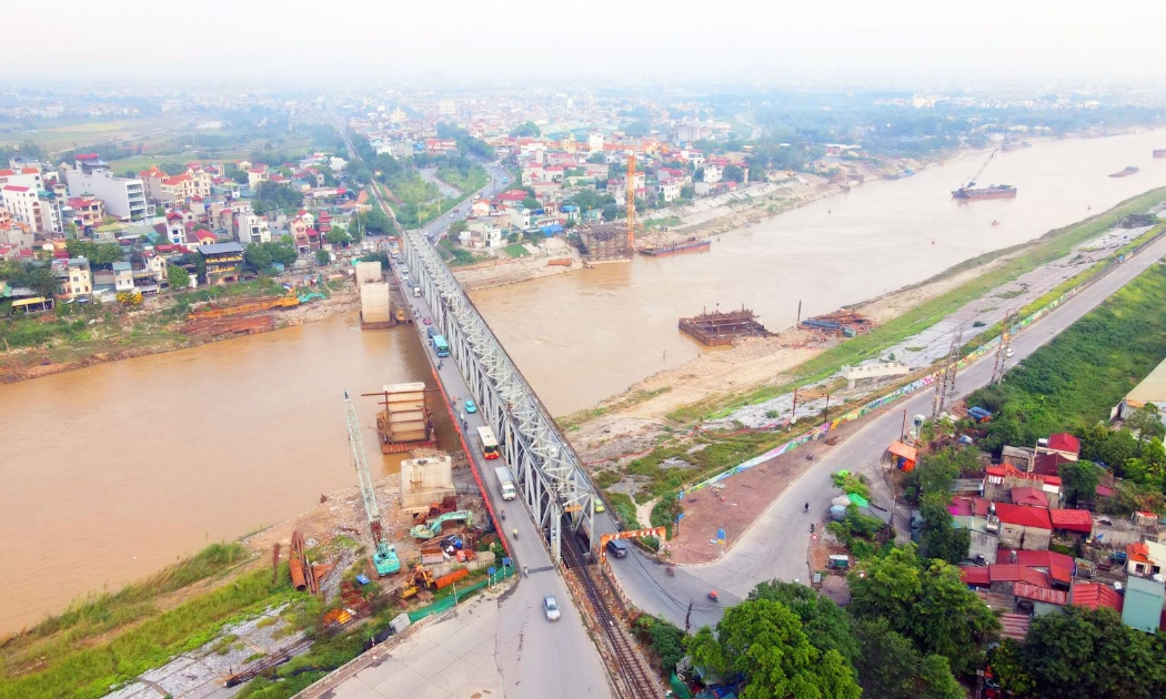 Cầu Đuống mới nối phường Đức Giang thuộc quận Long Biên với thị trấn Yên Viên thuộc huyện Gia Lâm, Hà Nội.