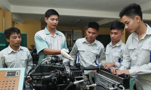 Kiến nghị sớm ban hành danh mục nghề phải sử dụng lao động qua đào tạo