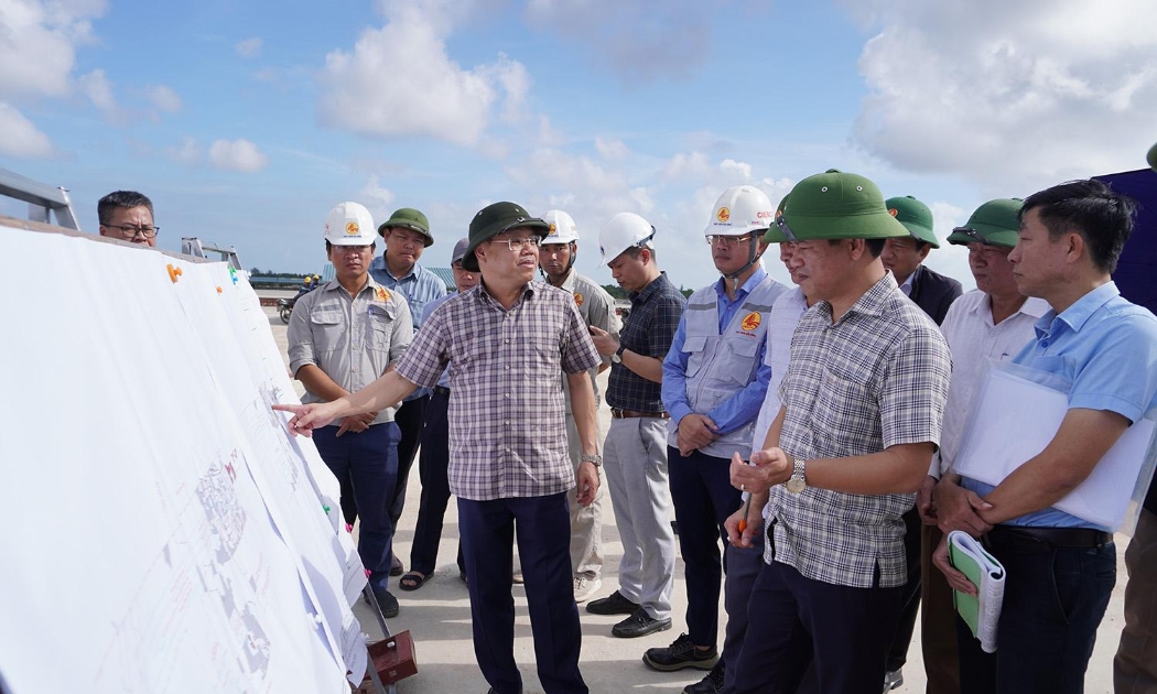 Lãnh đạo tỉnh Quảng Trị kiểm tra tiến độ dự án Càng hàng không Quảng Trị 