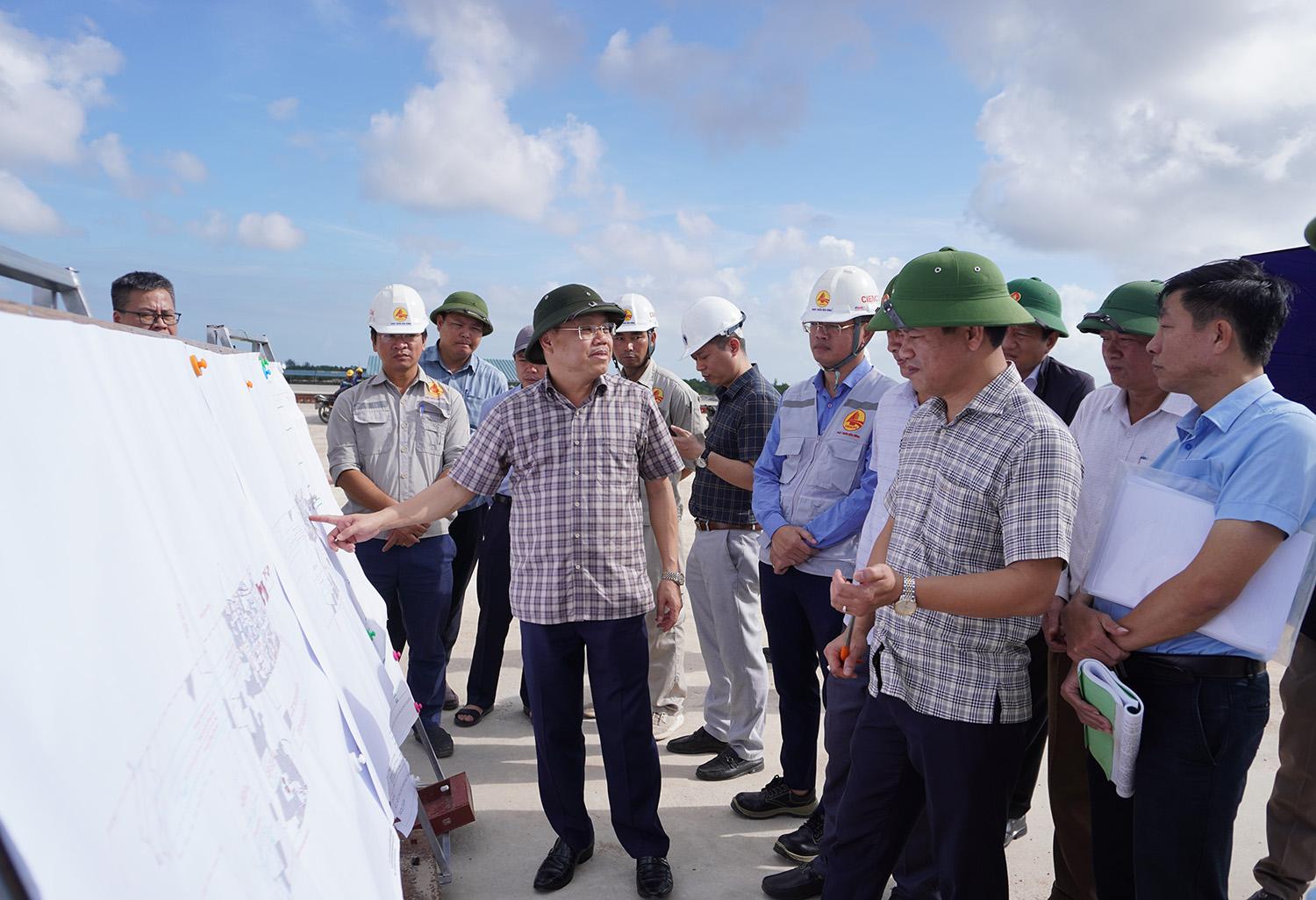 Lãnh đạo tỉnh Quảng Trị kiểm tra tiến độ dự án Càng hàng không Quảng Trị 