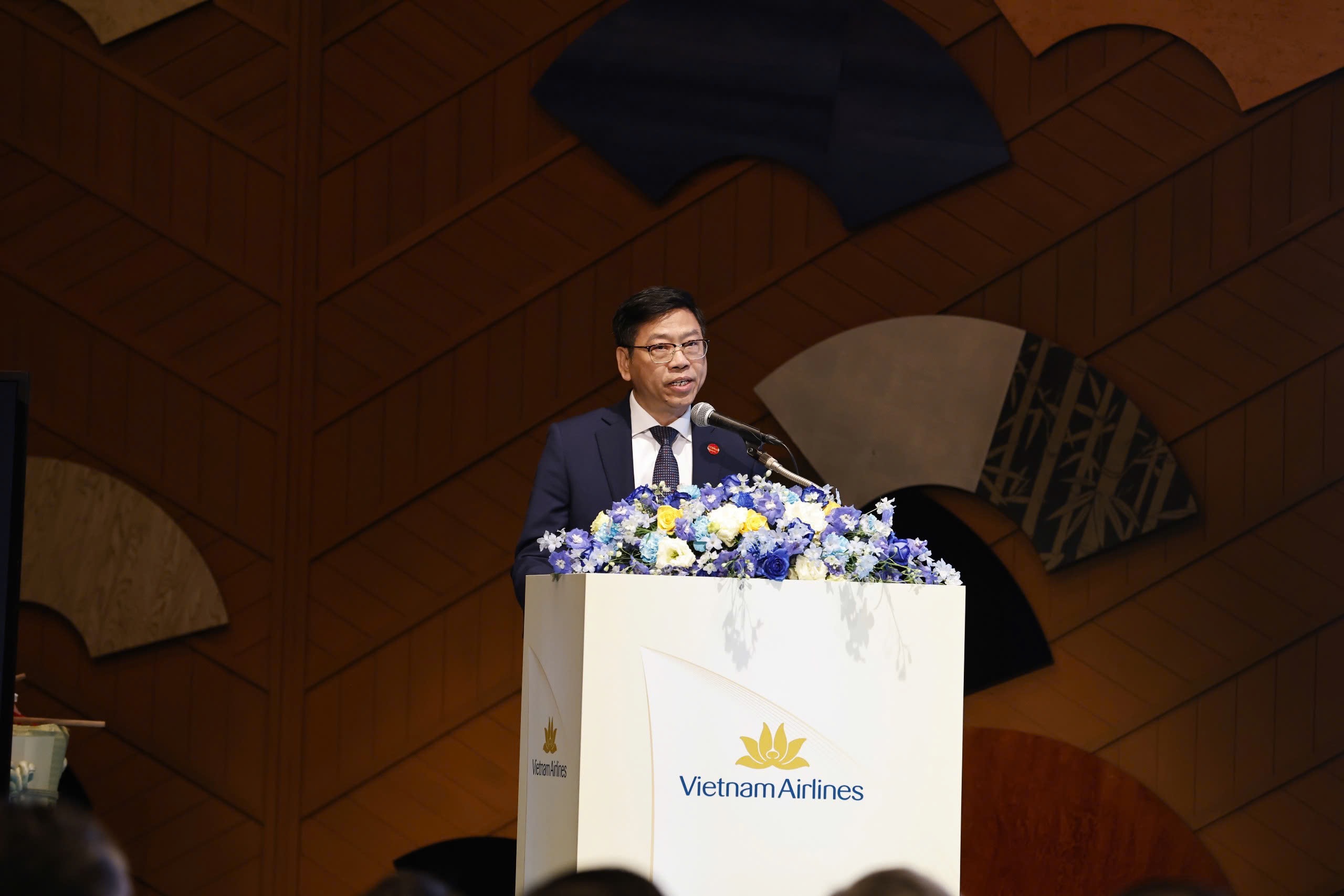 Thứ trưởng Bộ Giao thông vận tải, ông Nguyễn Xuân Sang phát biểu tại buổi lễ.