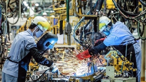 Sản xuất công nghiệp 11 tháng tăng 8,4%, chế biến, chế tạo dẫn dắt tăng trưởng