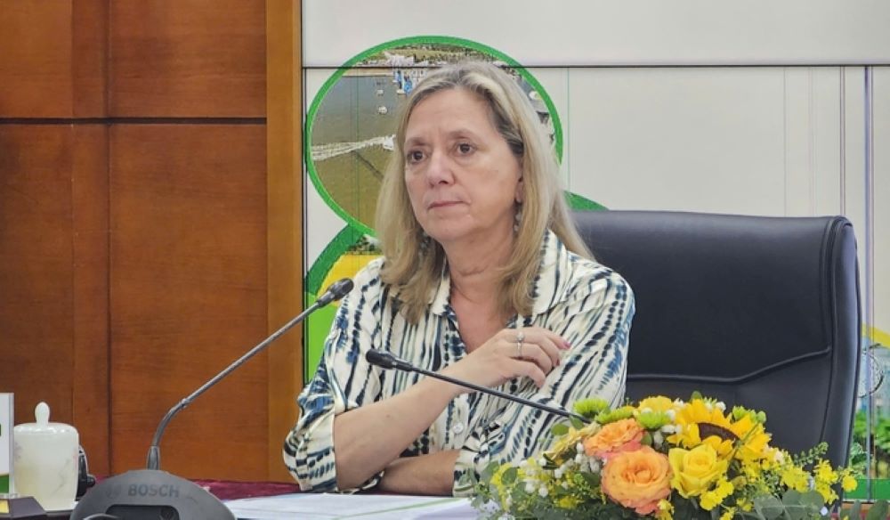 Bà Mariam Sherman: 
