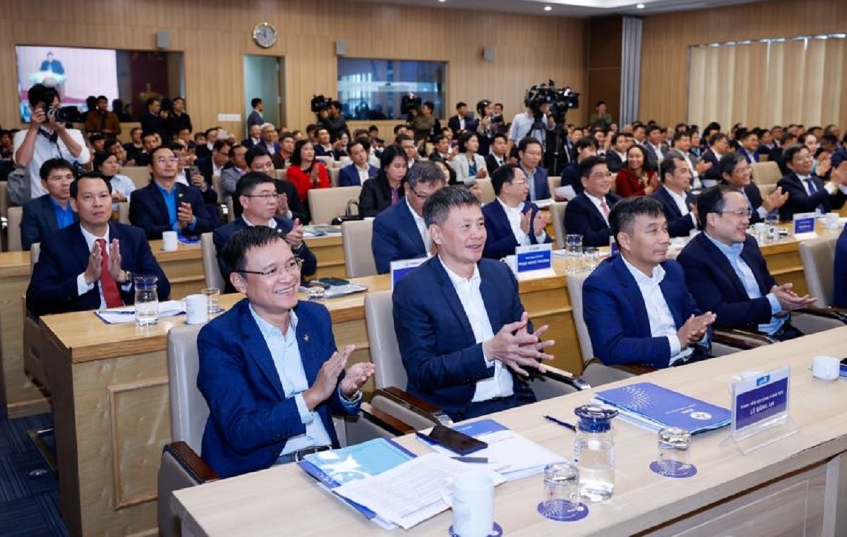 Lãnh đạo các bộ, ngành, địa phương, đơn vị tham dự hội nghị.