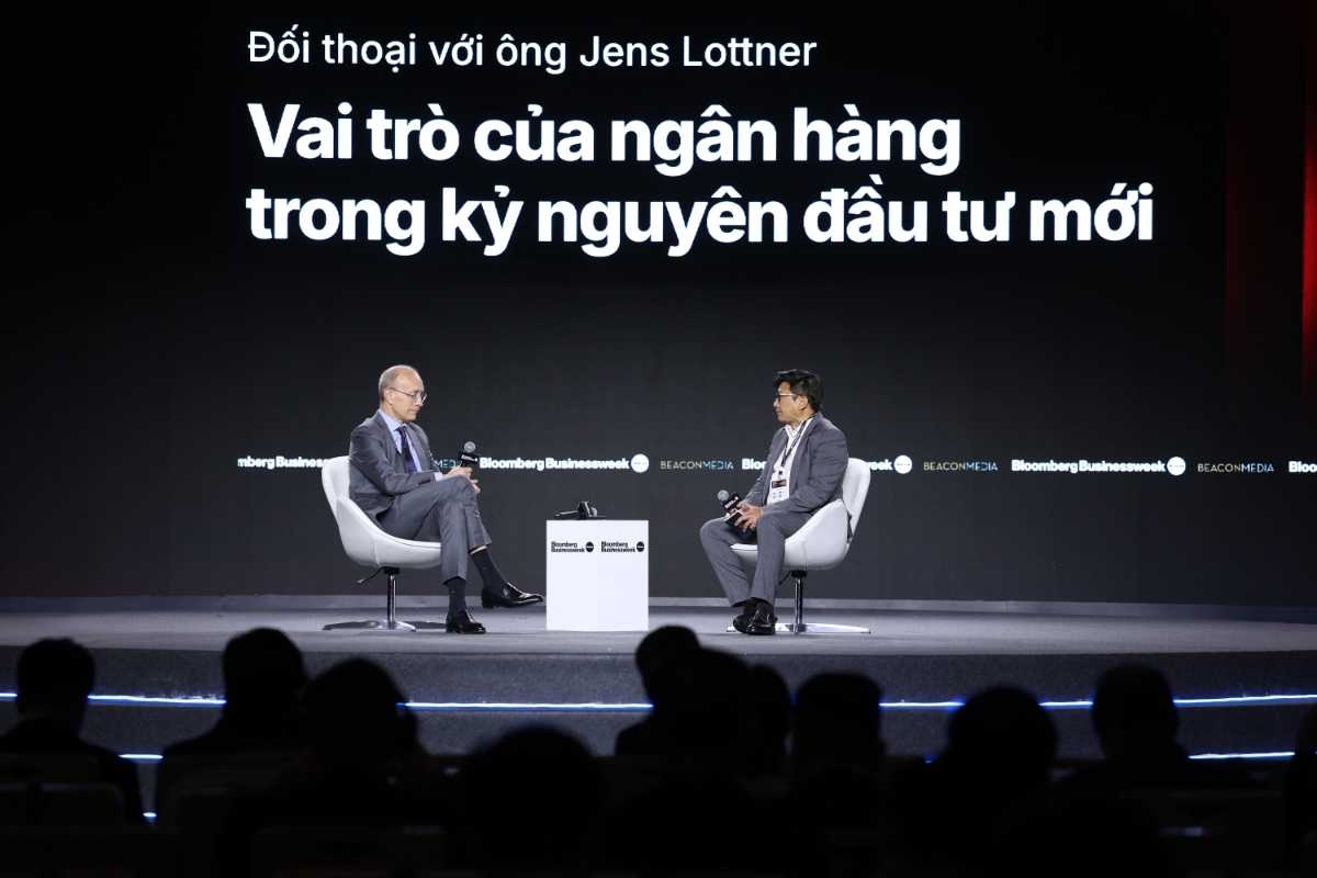 Các diễn giả tại sự kiện “Vietnam Investment Summit năm 2024”.