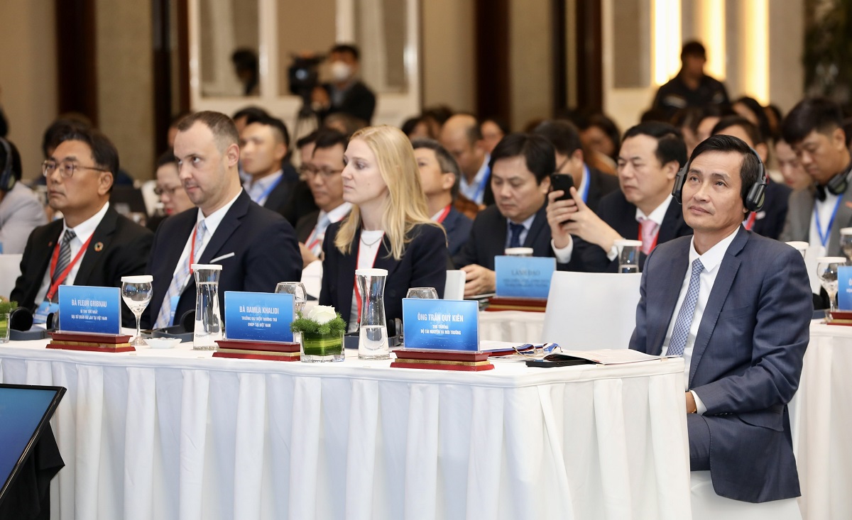 Các đại biểu tham dự diễn đàn Kinh tế tuần hoàn Việt Nam 2024. Ảnh: Việt Dũng.