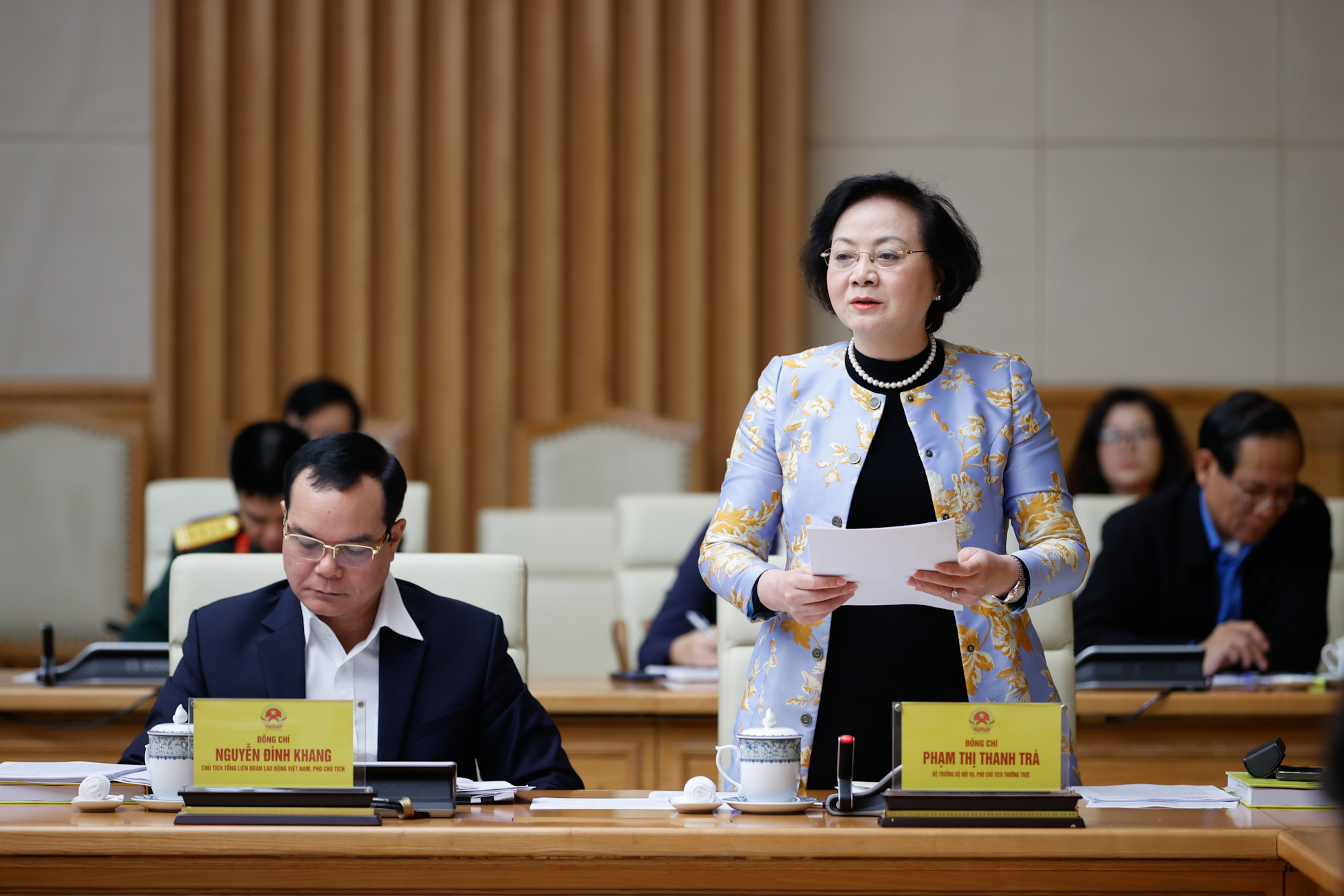 Bộ trưởng Bộ Nội vụ Phạm Thị Thanh Trà, Phó Chủ tịch Thường trực Hội đồng, phát biểu tại Phiên họp - Ảnh: VGP
