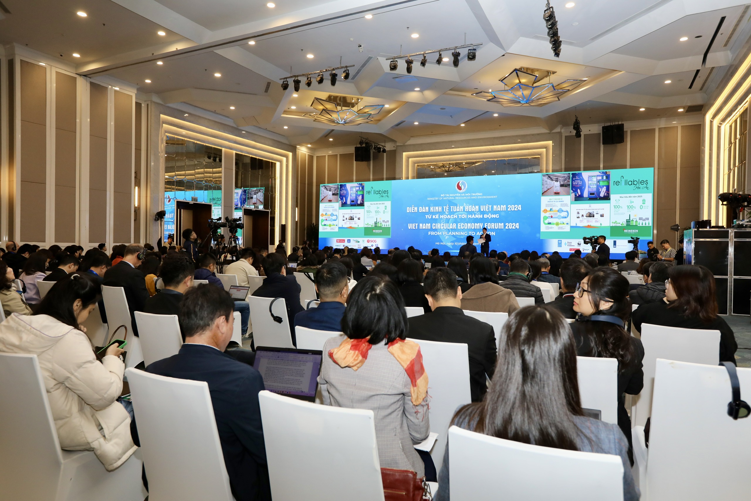 Toàn cảnh diễn đàn Kinh tế tuần hoàn Việt Nam 2024. Ảnh: Việt Dũng.