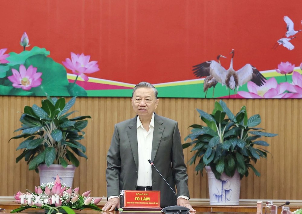Tổng Bí thư Tô Lâm thăm và làm việc với Ban Thường vụ Tỉnh ủy Đồng Tháp. Ảnh: TTXVN