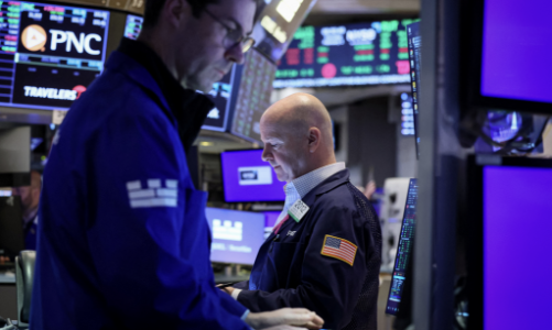 Chứng khoán Mỹ giảm điểm trong lúc chờ báo cáo lạm phát, giá dầu vững