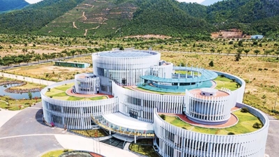 Central Da Nang city attracts 30 investment projects to high-tech park