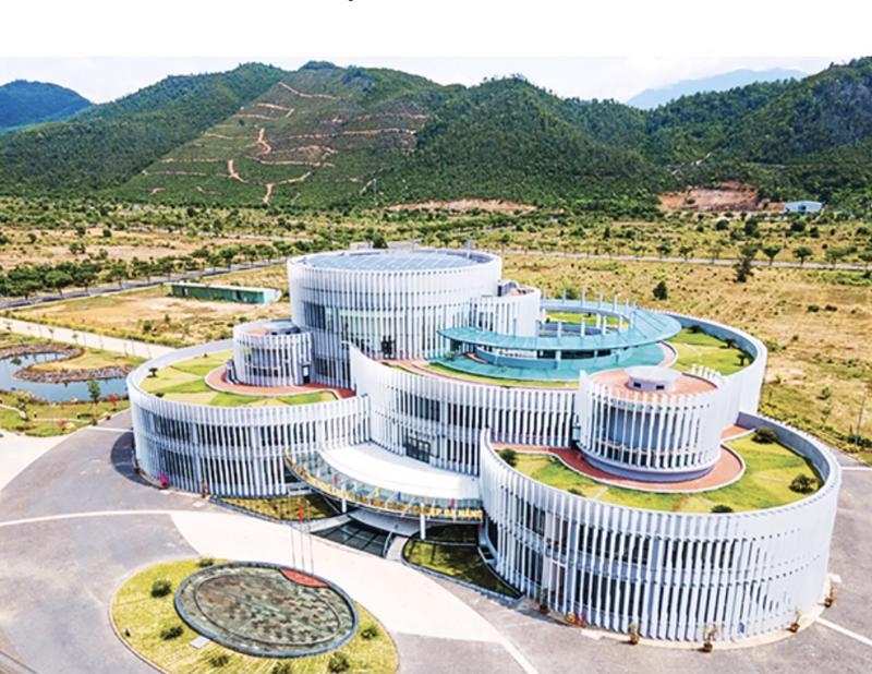 Central Da Nang city attracts 30 investment projects to high-tech park