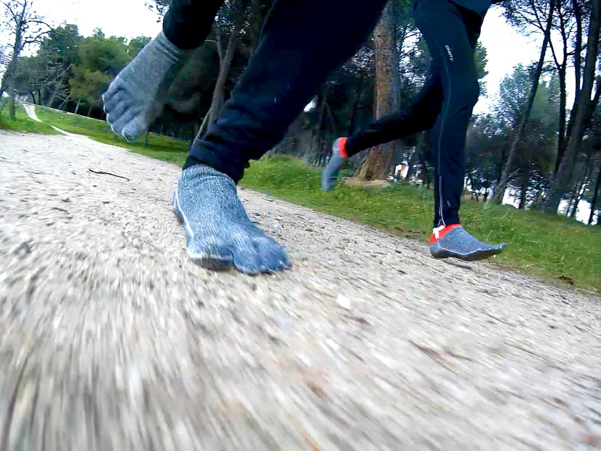 ree Your Feet có độ đàn hồi cao, dẫn nhiệt tốt, giúp giảm thiểu tối đa mồ hôi ở chân khi vận động.