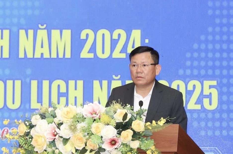Ông Nguyễn Văn Thi, Phó Chủ tịch Thường trực UBND tỉnh Thanh Hóa, phát biểu tại hội nghị