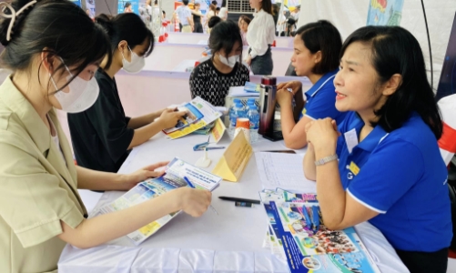 Hàng chục nghìn việc làm tuyển dụng cuối năm, lương đến 20 triệu đồng