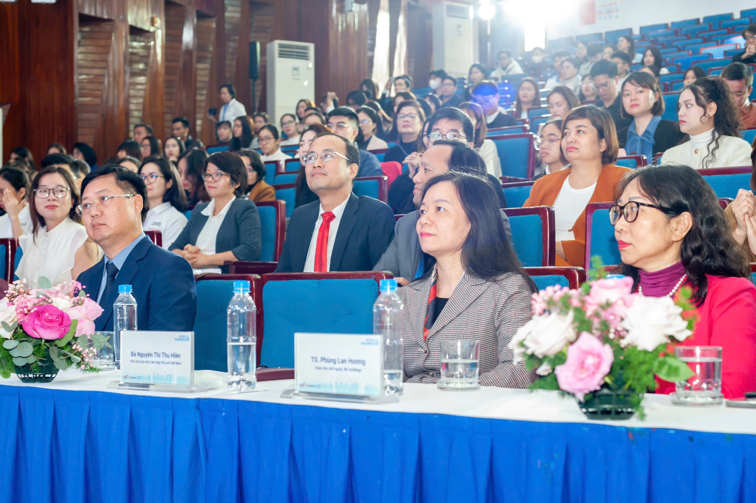 Đại biểu dự “Đối thoại về tương lai số: Phụ nữ và trẻ em gái trong ngành công nghệ và STEM.