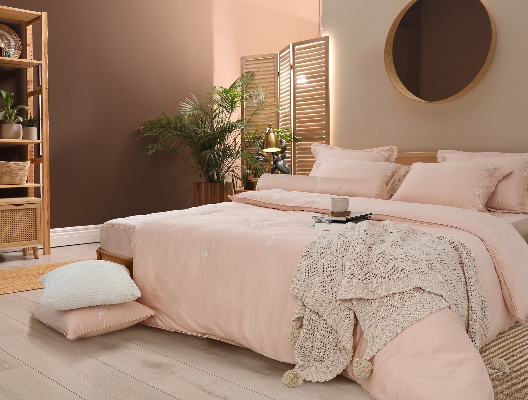 Các dòng gối của thương hiệu Everon với chất liệu cao cấp luôn nằm trong top bán chạy của ngành hàng Chăn, Ga, Gối & Nệm trên Shopee.