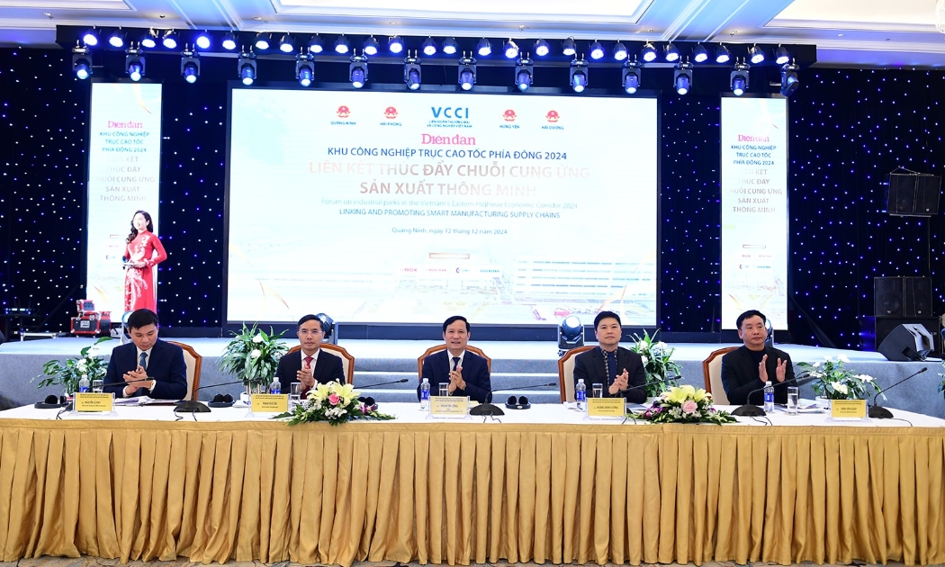 Diễn đàn “Khu công nghiệp trục cao tốc phía Đông 2024: Liên kết, thúc đẩy chuỗi cung ứng sản xuất thông minh”