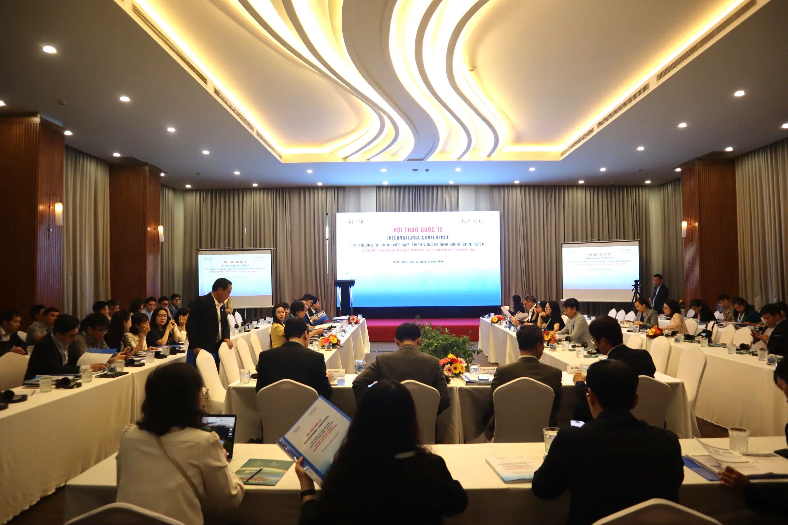 Toàn cảnh tọa đàm.