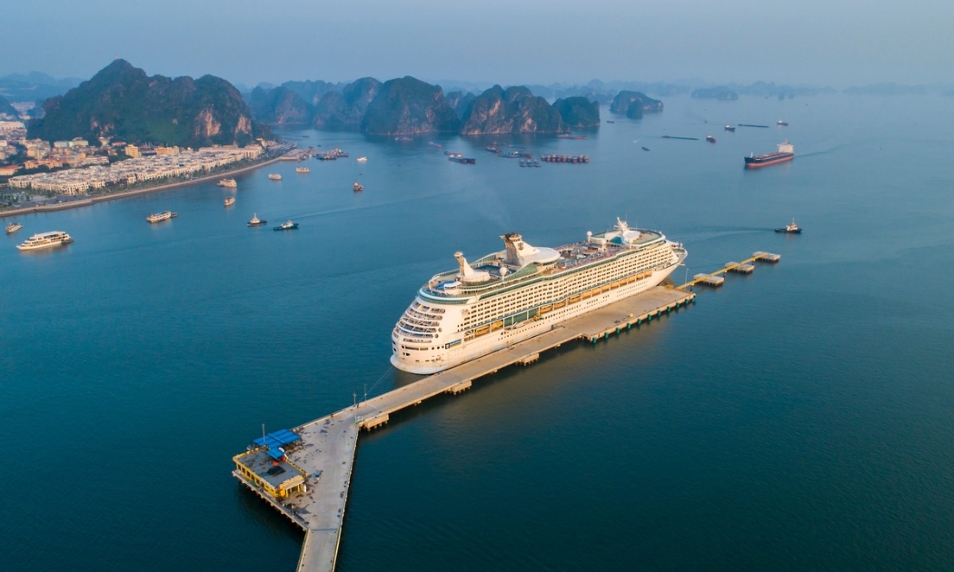 Cảng tàu khách quốc tế Hạ Long (Việt Nam).
