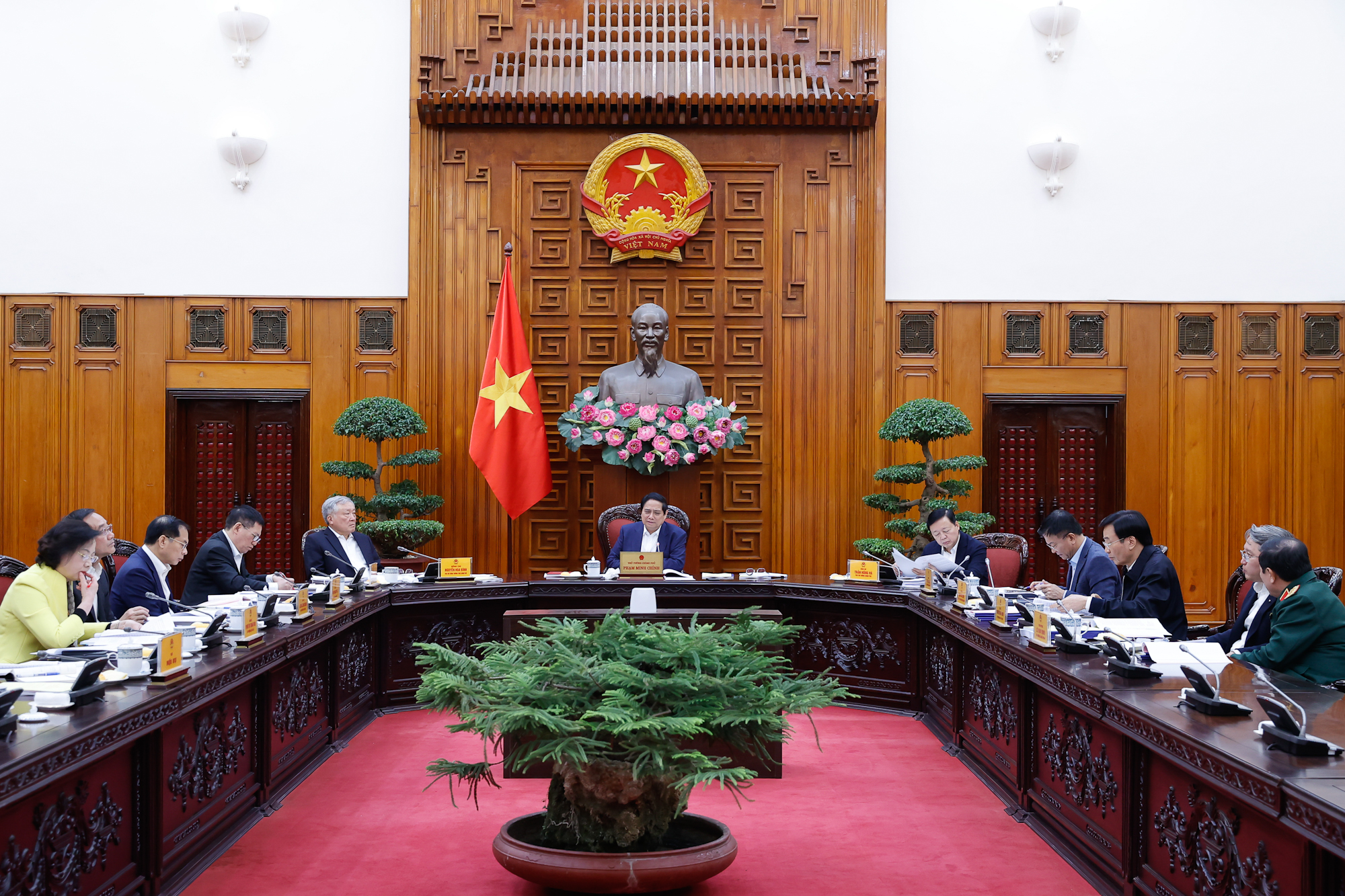 Thủ tướng nêu rõ, sắp xếp, tinh gọn bộ máy song phải nâng cao hiệu lực, hiệu quả, các chức năng. Ảnh: VGP