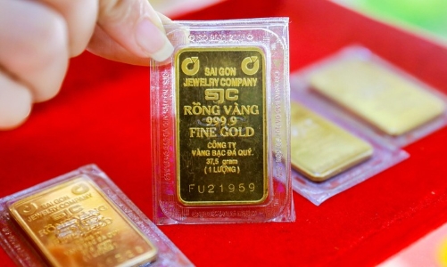 Vàng miếng “bốc hơi” 700 nghìn đồng mỗi lượng