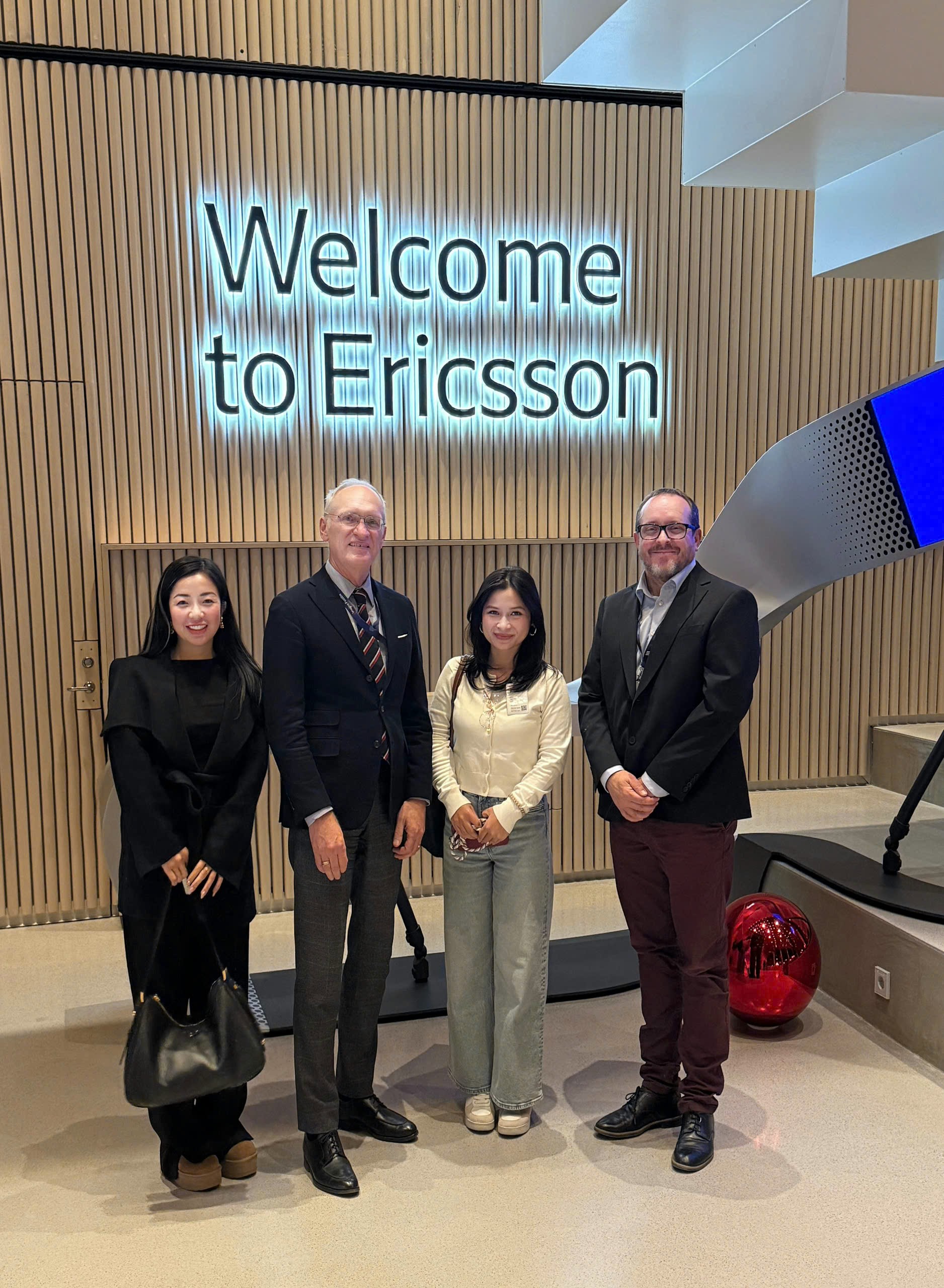 Phóng viên Vietnam Economic Times thăm và làm việc tại Tập đoàn Ericsson