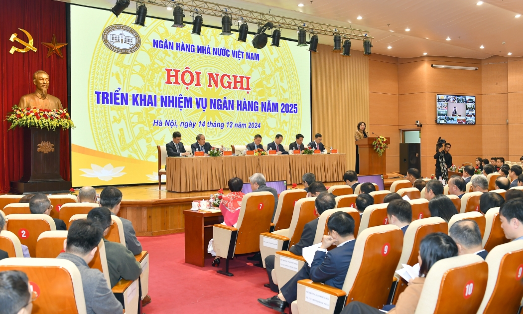 Phó Thủ tướng Hồ Đức Phớc và lãnh đạo Ngân hàng Nhà nước chủ trì hội nghị.
