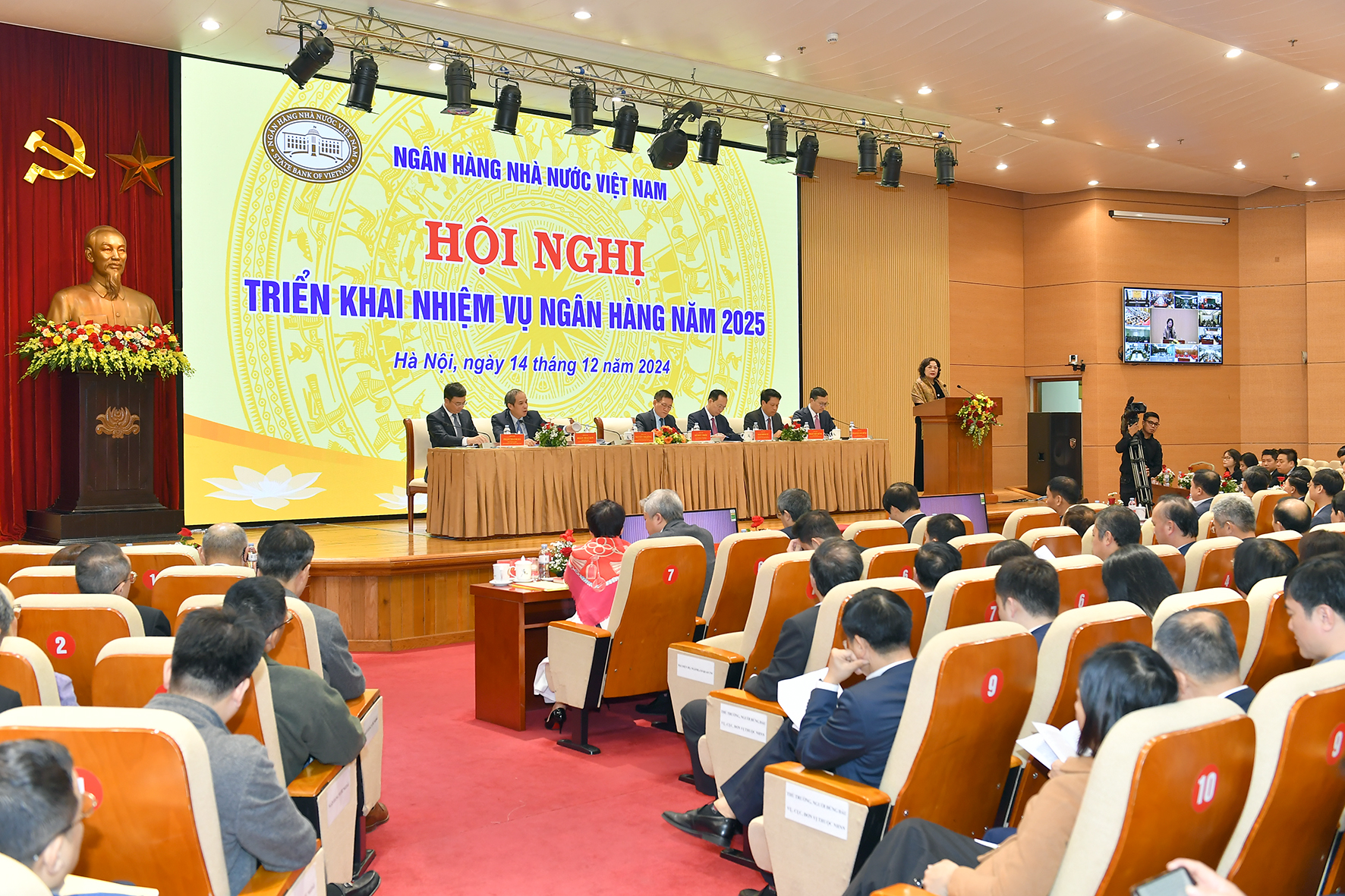 Phó Thủ tướng Hồ Đức Phớc và lãnh đạo Ngân hàng Nhà nước chủ trì hội nghị.