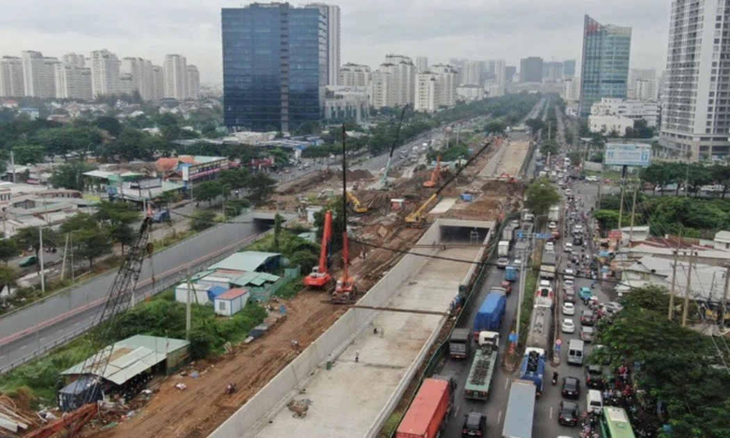 Hầm chui Nguyễn Văn Linh dự kiến hoàn thành đưa vào sử dụng ngày 31/12/2024 - Ảnh: Hoàng Hùng/SGGP.