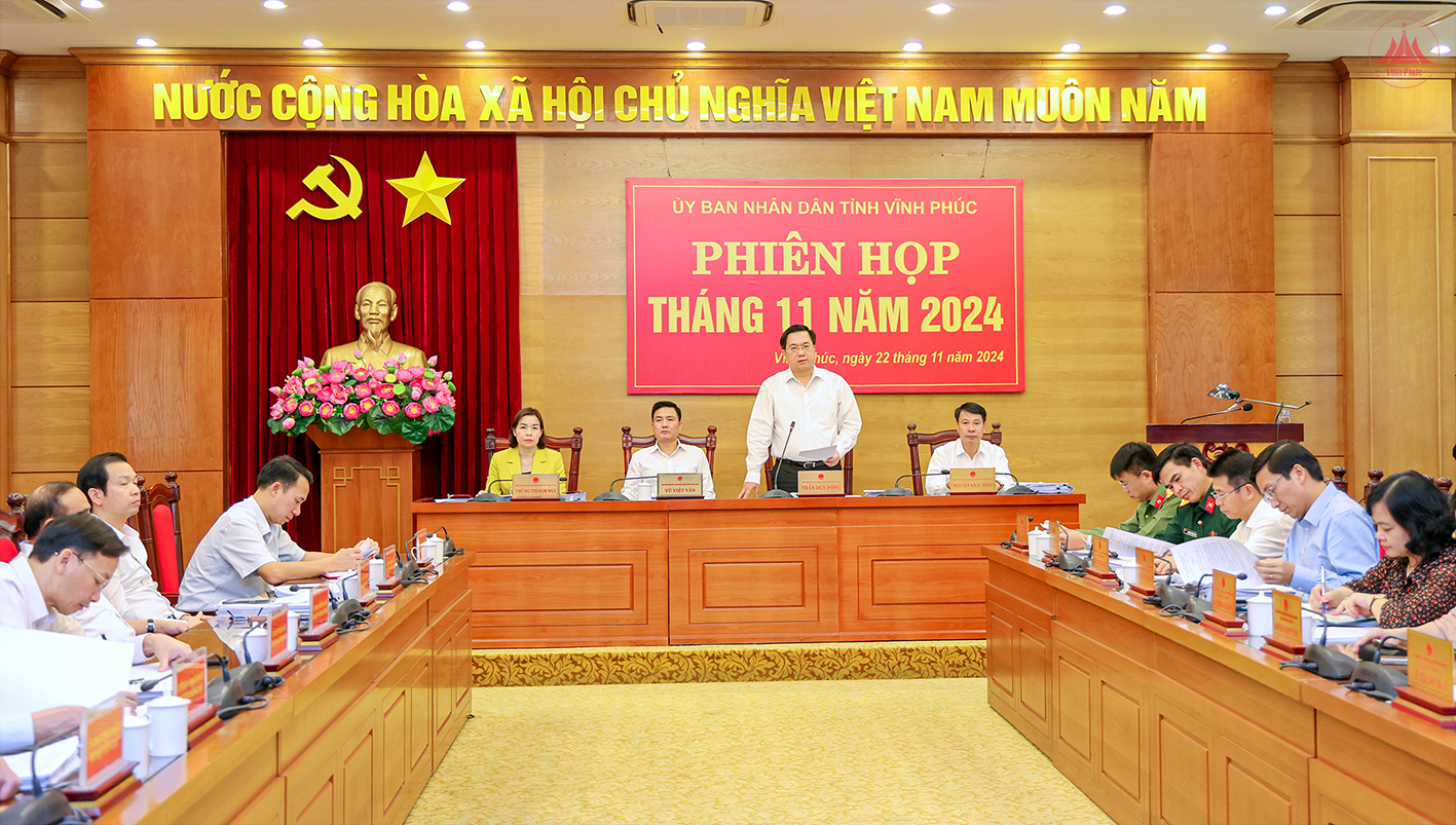 Chủ tịch UBND tỉnh Vĩnh Ph&uacute;c chủ tr&igrave; phi&ecirc;n họp th&aacute;ng 11/2024 thảo luận về mục ti&ecirc;u v&agrave; nhiệm vụ trong năm 2025.