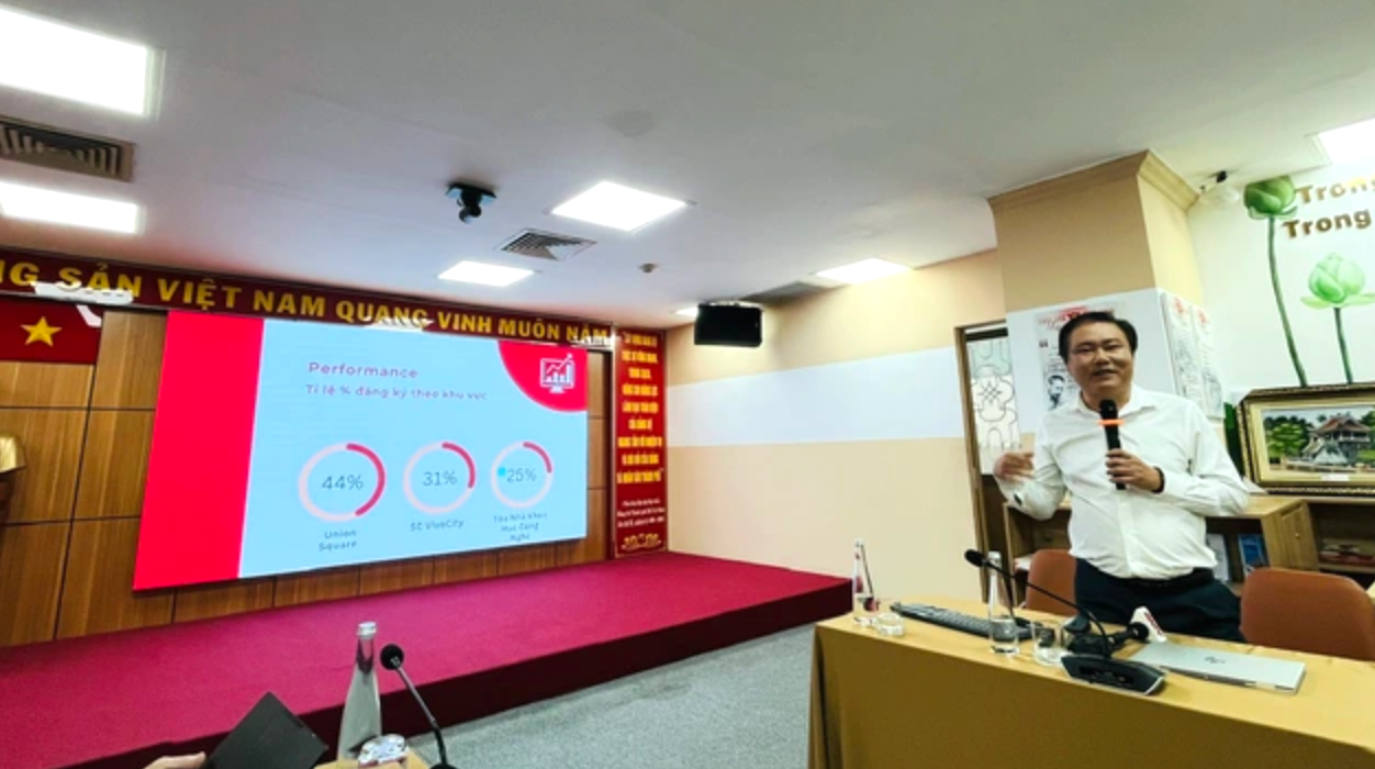 Ông Nguyễn Khắc Hiếu, Quyền Giám đốc Trung tâm Phát triển Công nghiệp hỗ trợ,Sở Công Thương TP.HCM, thông tin về chương trình City Sales mùa 2/2024 - Ảnh: PA.