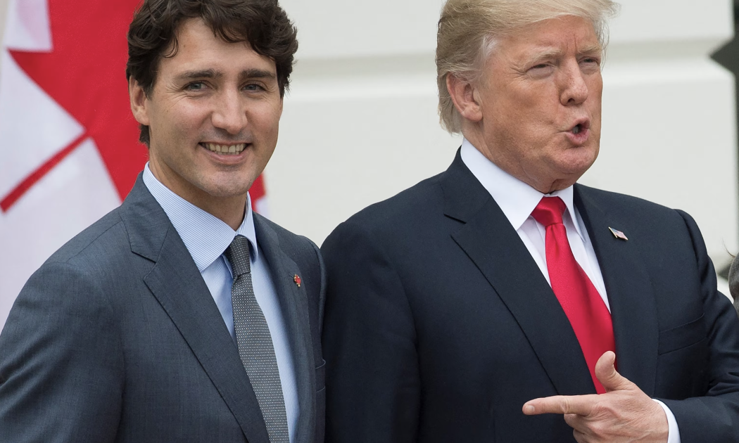 Thủ tướng Canada Justin Trudeau (trái) và Tổng thống Mỹ Donald Trump trong nhiệm kỳ trước của ông Trump - Ảnh: ABC.