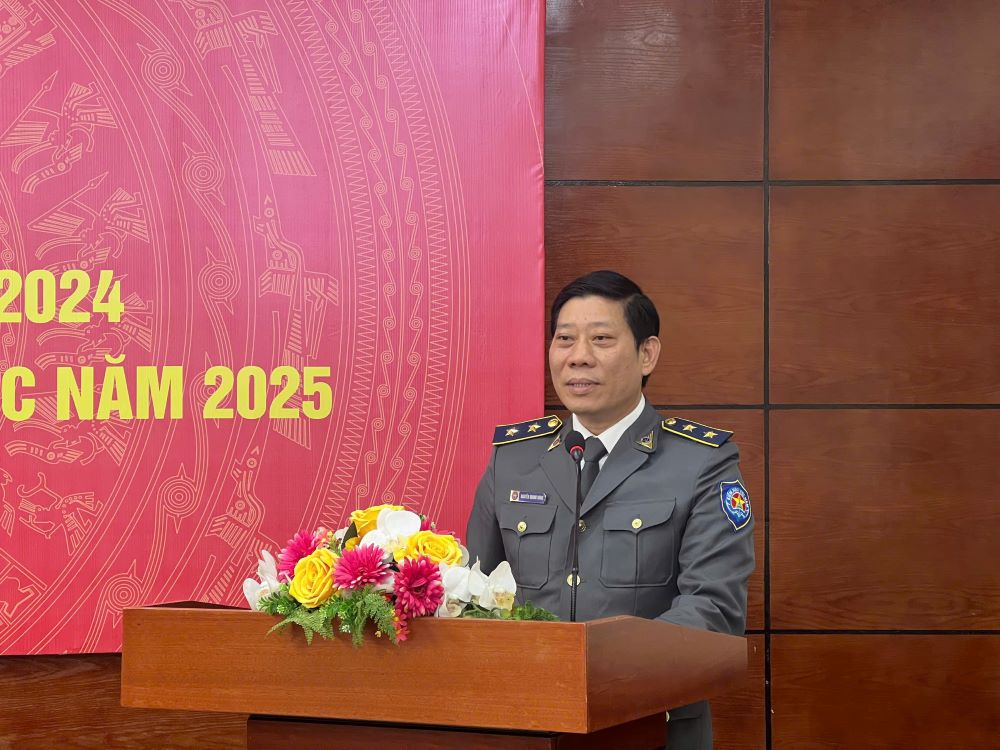 Ông Nguyễn Quang Hùng: 