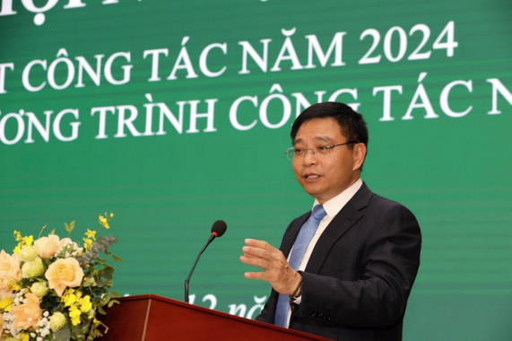Ông Nguyễn Văn Thắng, Ủy viên Ban chấp hành Trung ương Đảng, Bí thư Ban cán sự Đảng, Bộ trưởng Bộ Tài chính phát biểu chỉ đạo tại Hội nghị.