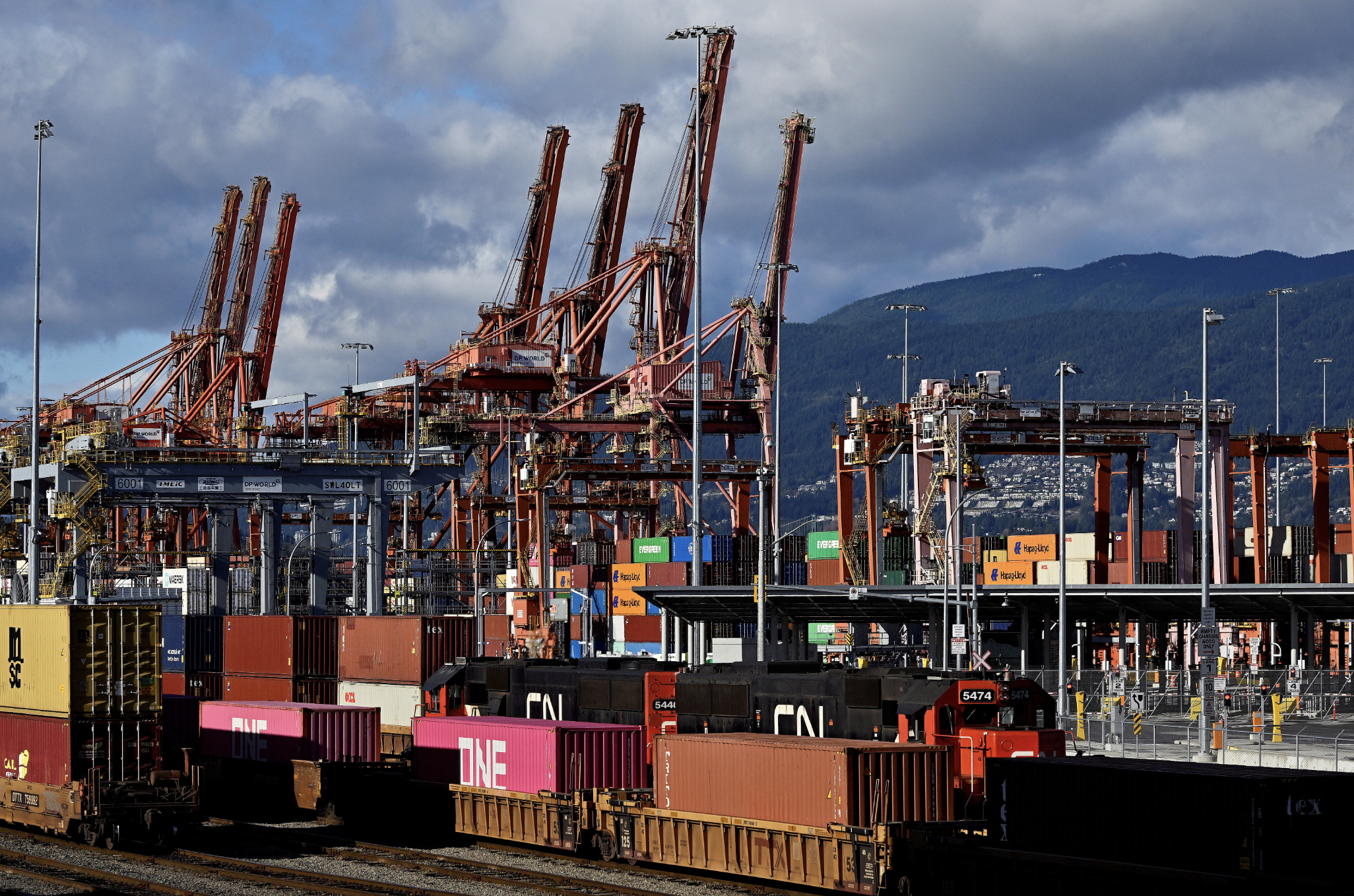 Cảng Vancouver của Canada - Ảnh: Reuters.