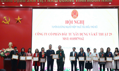 Hà Nội khen thưởng 200 doanh nghiệp, người dân nộp thuế đều và đủ