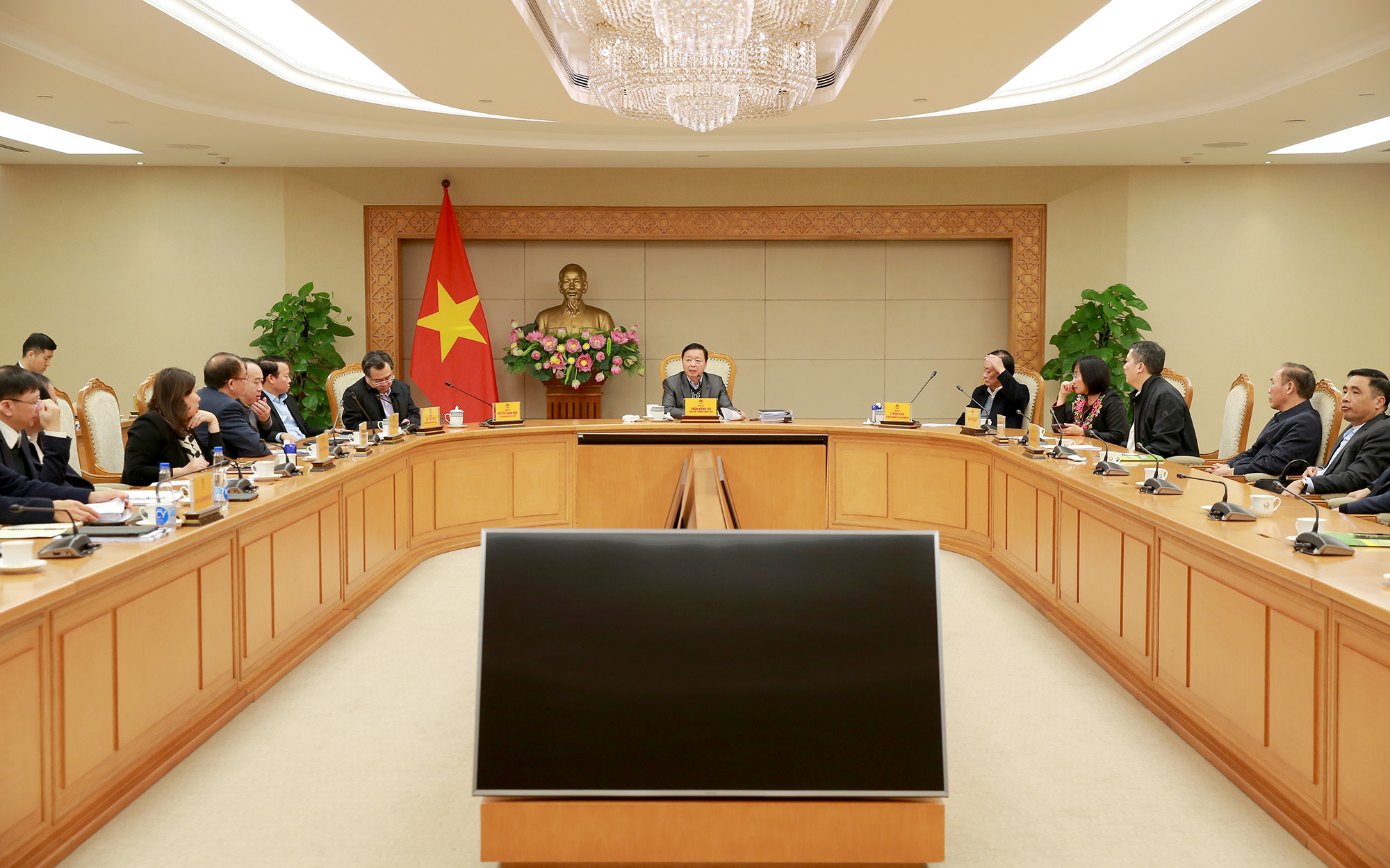 Phó Thủ tướng Trần Hồng Hà chủ trì cuộc họp về phương án hợp nhất Bộ Tài nguyên và Môi trường, Bộ Nông nghiệp và Phát triển nông thôn.