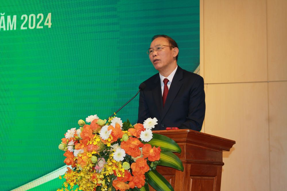Ông Phùng Đức Tiến, Thứ trưởng Bộ Nông nghiệp và Phát triển nông thôn phát biểu tại diễn đàn.