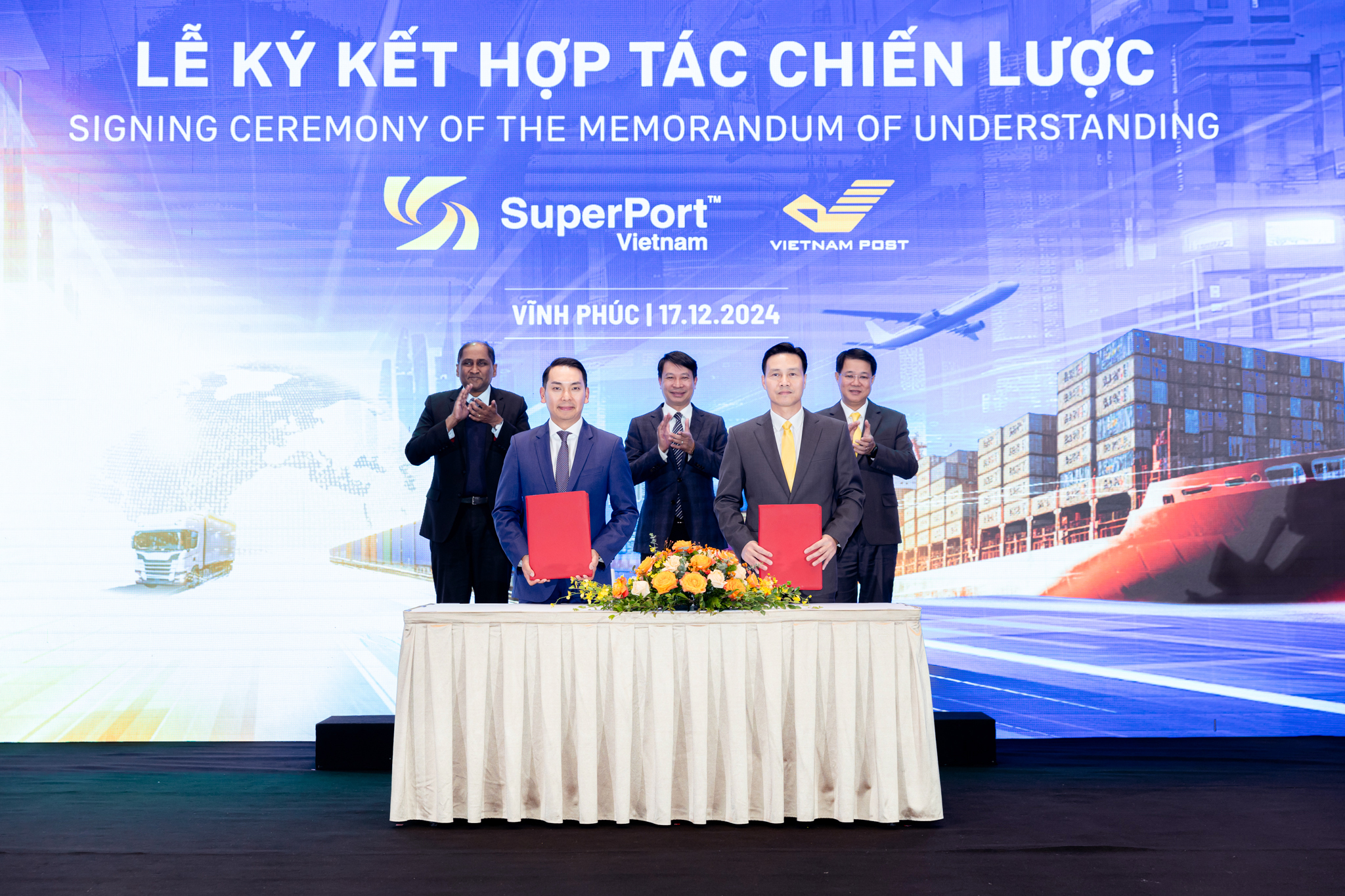 Lễ k&yacute; kết bi&ecirc;n bản ghi nhớ hợp t&aacute;c (MoU) giữa Việt Nam SuperPort&trade; v&agrave; Tổng c&ocirc;ng ty Bưu điện Việt Nam (Vietnam Post)