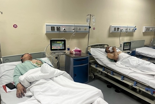Nạn nhân điều trị tại Bệnh viện E. Ảnh: Hồng Ngọc.
