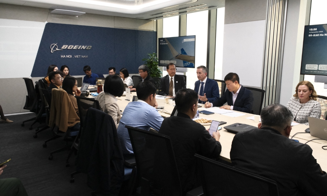 Đại diện Boeing chia sẻ với báo chí về các kế hoạch hợp tác với Việt Nam trong tương lai vào chiều 18/12.