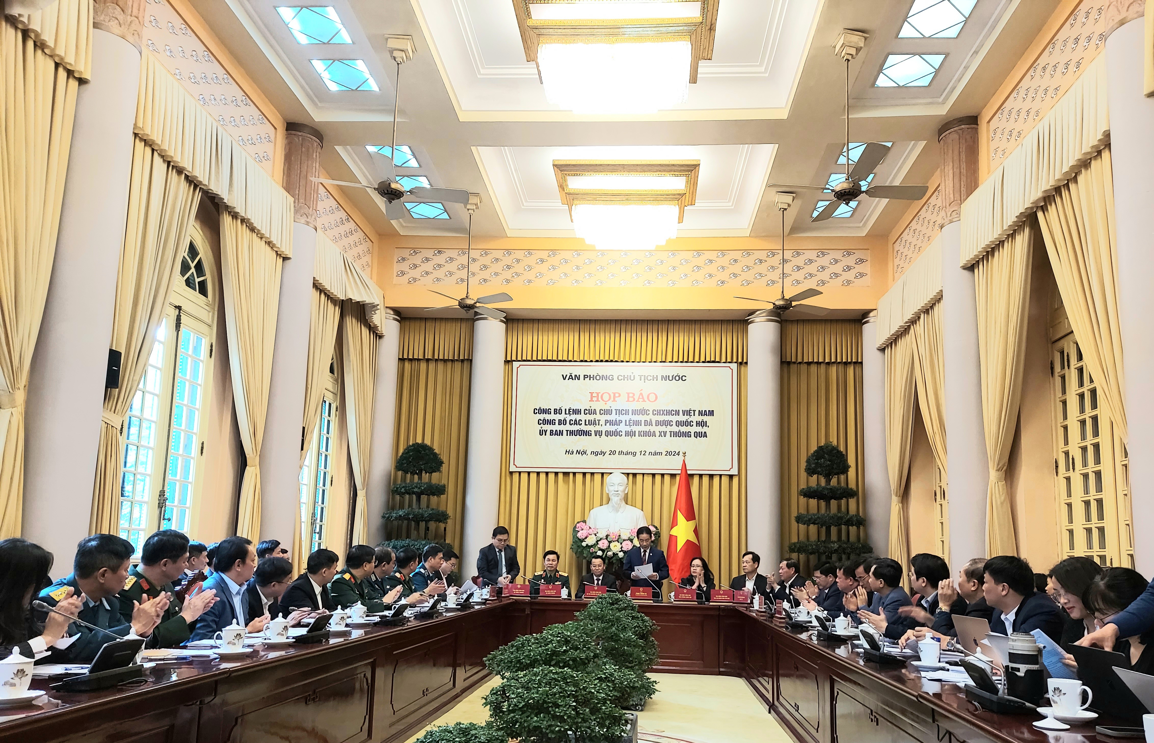 Quang cảnh buổi họp báo.