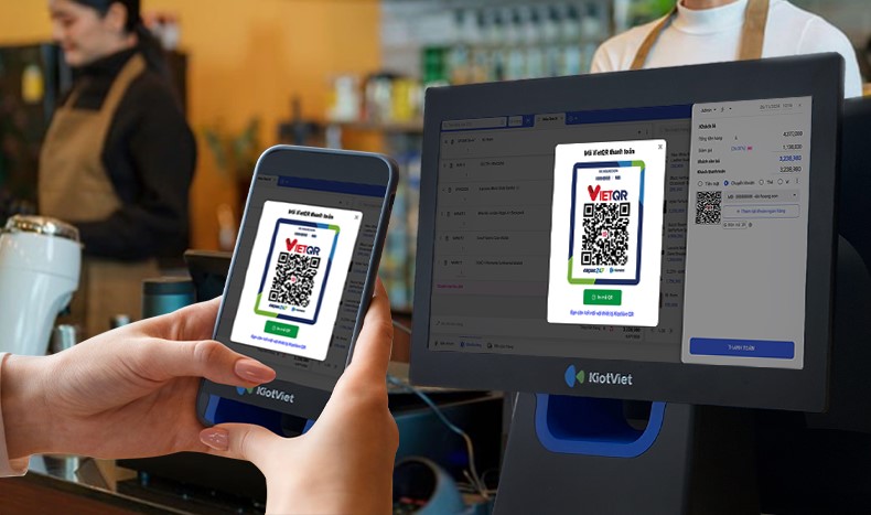 Người mua hàng chỉ cần quét mã QR trên màn hình để thanh toán. Ảnh: KiotViet.