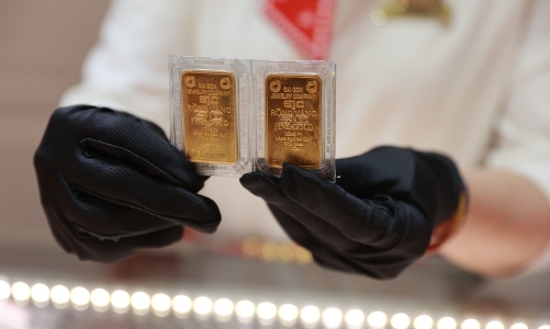 Giá vàng trong nước “chạm đáy” trong tháng qua